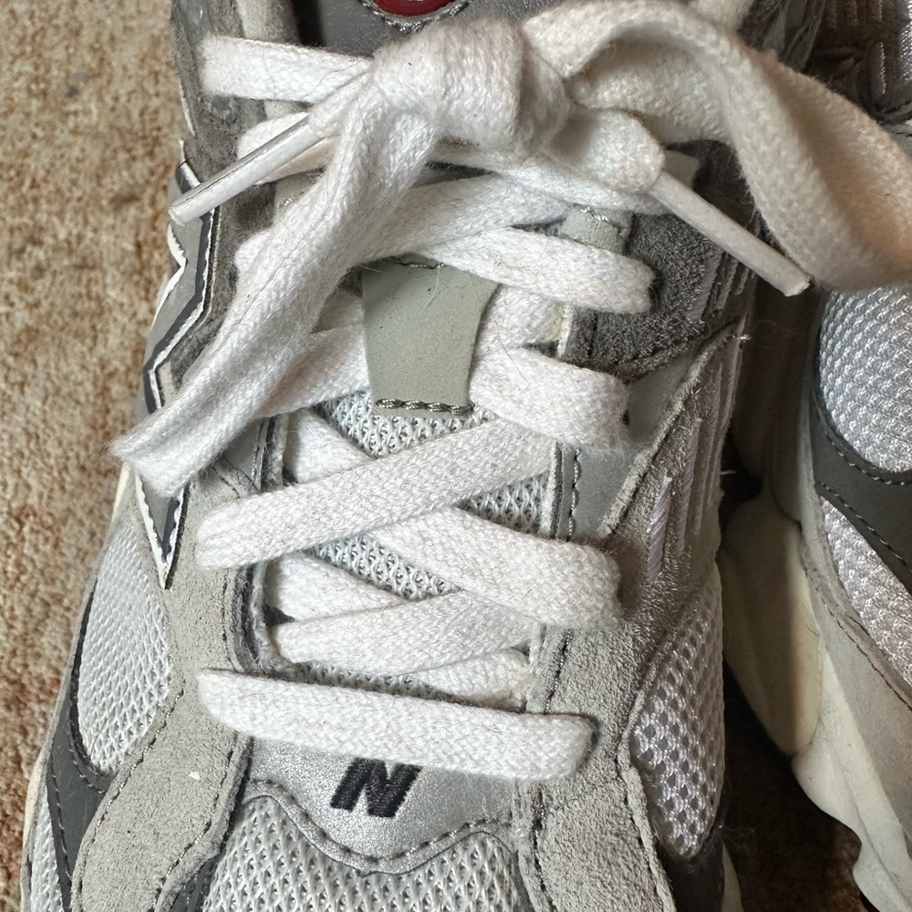 New Balance 9060 Sneakers - Grey, Like New, Size 9.5 woman’s - Picture 6 of 10